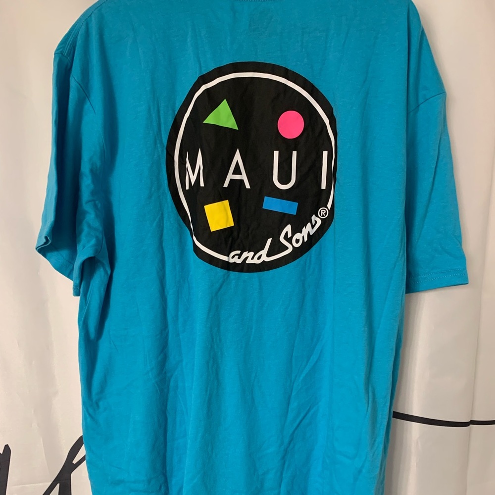 NWT Maui and Sons T-Shirt